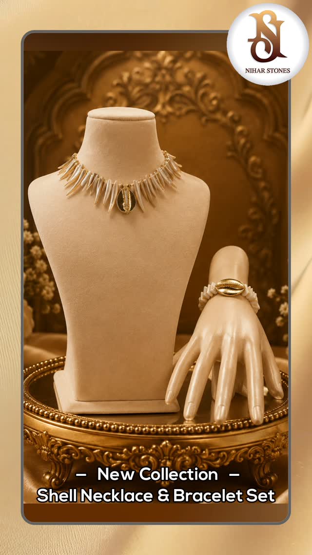 Shell necklace and bracelet set